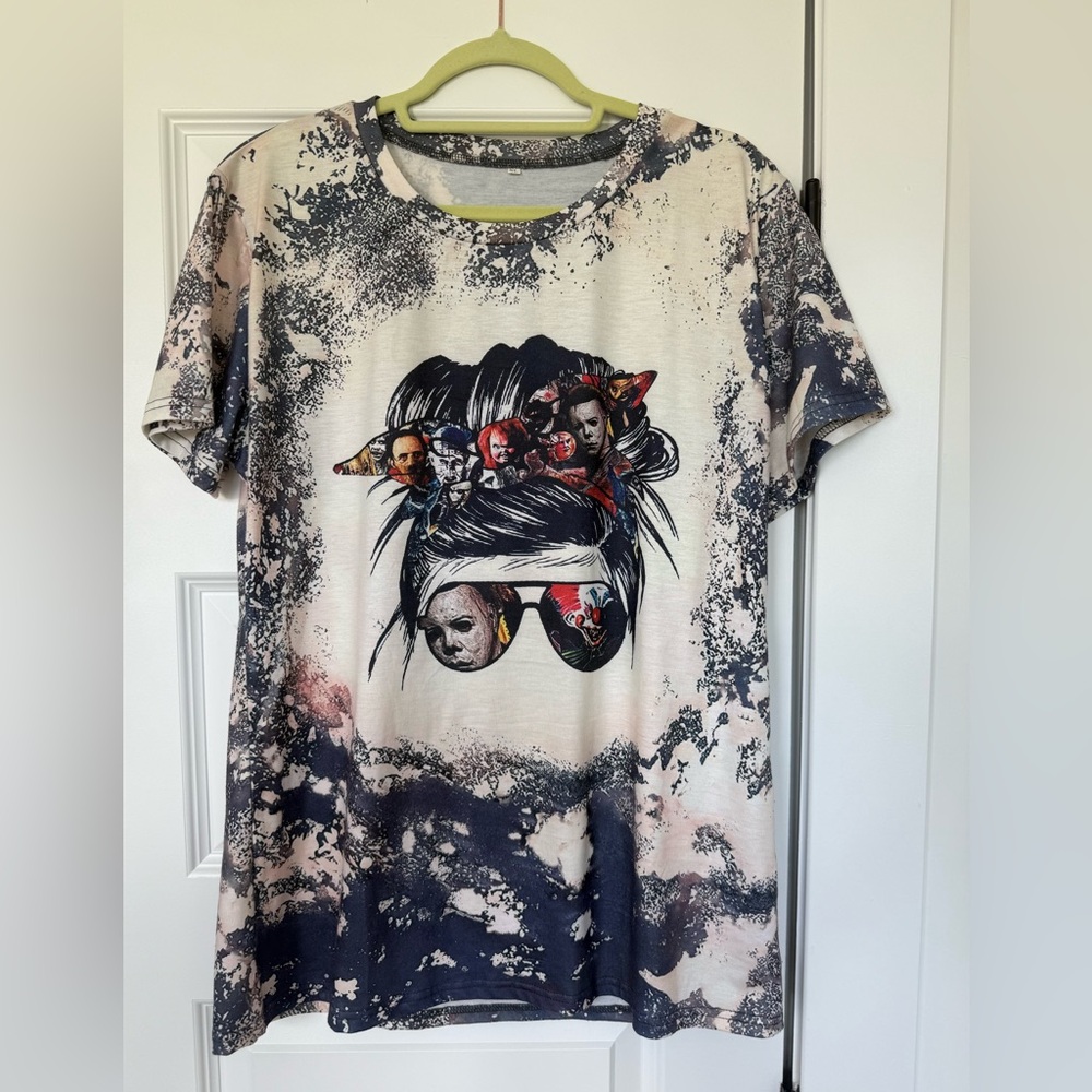 Trendy Graphic Women's Tee - Black and White